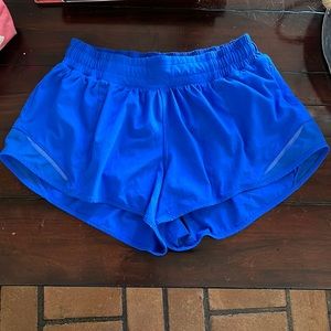 Lululemon blue hottyhot shorts size 6